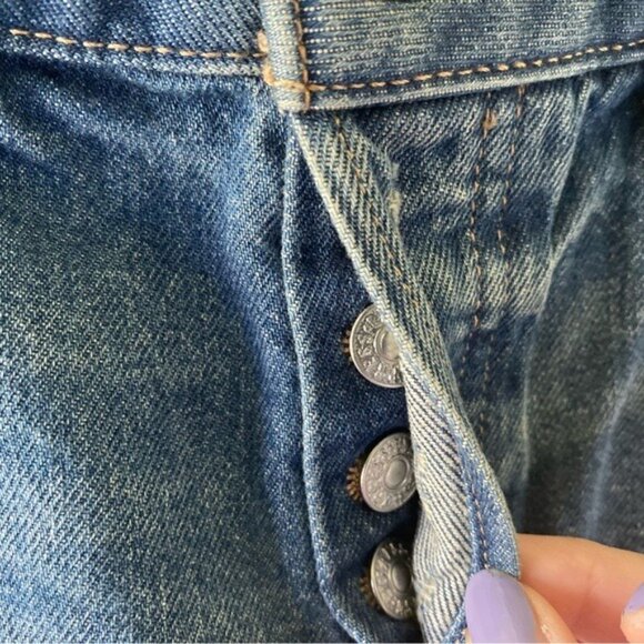 NWT Express Women's Boyfriend Midi Mid-Rise Button-Fly Jean Shorts Size 2 - Picture 3 of 8